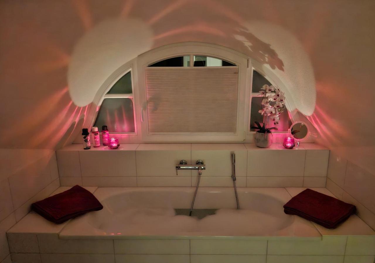 Modernes Reetdach-Ostseeferienhaus Bella Mare, Insel Usedom Mit Sauna, Kamin & Sonnenterrasse Zirchow Екстер'єр фото